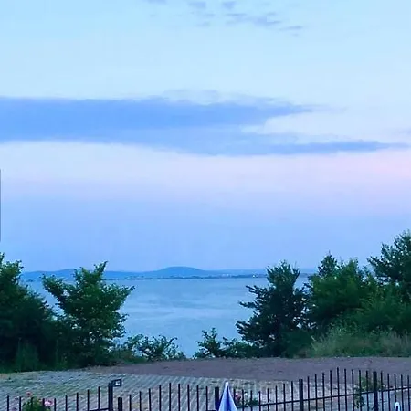 Sea View Appartement Ravda